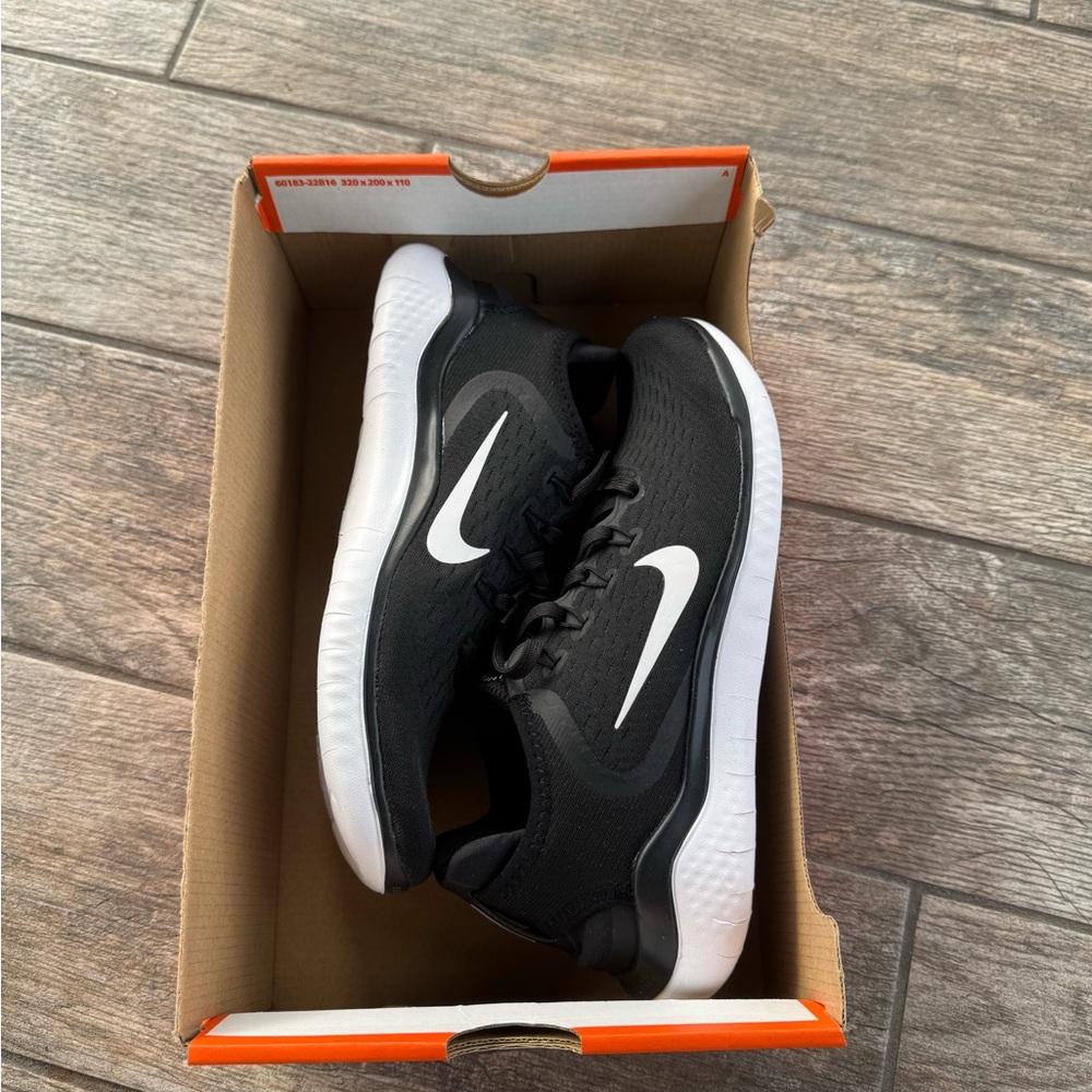 New Nike Free RN 2018 “Black/White” Women's Running Shoes 942837-001 - Picture 10 of 11